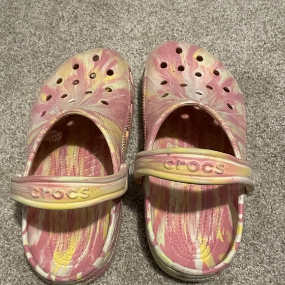 CROCS Other - CROCS Kids Swirl Pink and Yellow Sandals size 4